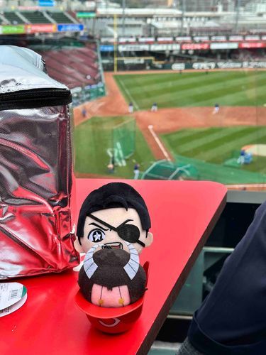 ごろう
着いたで〜ここは、野球⚾️スタジアム🏟️やー
ファーファン
なんか、これ、乗り物みたいだ🚗