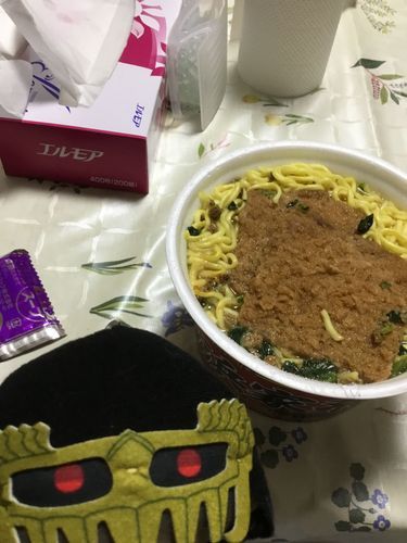ジャギっち
オイ‼️次の晩めし、続けて投稿するんじゃね‼️この日は、超スーパーカップ（家系）に、これまたお惣菜のハムカツのせやがった💦まぁ、案外美味かったけど