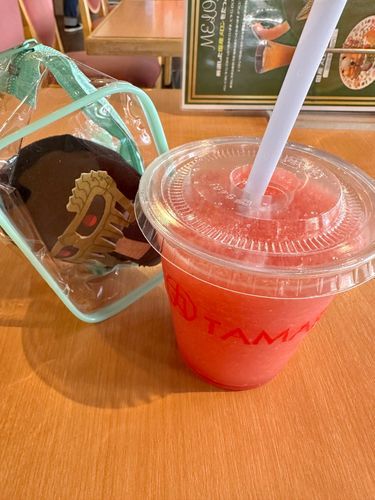 ジャギっち
おい、そこのジュース俺の名はジャギっち様だ‼️なんか、すげぇ暑い中、天の声が、街にカチコミに出かけたぜ‼️ちなみにコイツはスイカ🍉のジュースだ