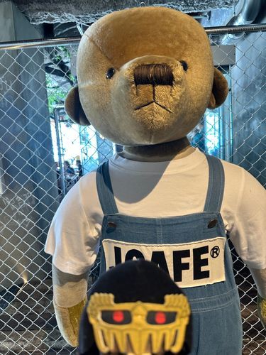 ジャギっち
おい、そこの🐻っぽいお前‼️オレの名前は、ジャギっち様だーってか、ここどこだ？なんか大勢の人が賑やかだけど
