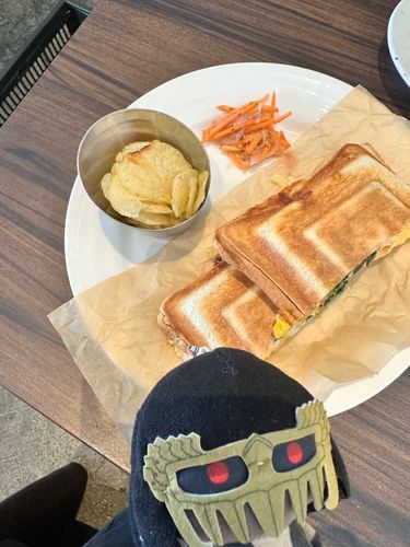 ジャギっち
おおお‼️うまそうなパンじゃあねえか