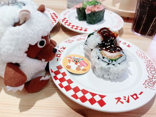 フィのコラボのおすし？

そうだよ、ウルフィのイメージの
茶色の味噌ダレ美味しいね

※愛知岐阜三重のスシローで6/10〜ドデスカ！コラボ中