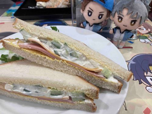 ぬいどさん、チーズサンドだよ