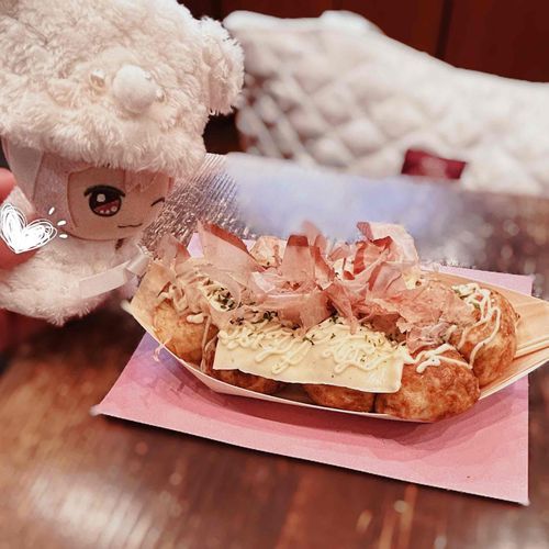 たこやき ってゆうんだって!かにさん🦀はたべたことあるけど たこさん🐙はじめてたべた!ふわふわ おいしかった՞ o̴̶̷̤ ̫ o̴̶̷̤ ՞