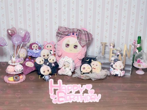 きょうは くじょうてんくん の おたんじょーびなんだって!ドンちゃんの モデルさんになった すーぱーあいどるさん໒꒰ྀི ∩˃ ᵕ ˂∩ ꒱ྀི১だから ドンちゃん くじょうてんくん がモデルさんの みんなで おしゃしんとったの📸 (ᗒ⩊ᗕ)⸝ި ʕᦏ