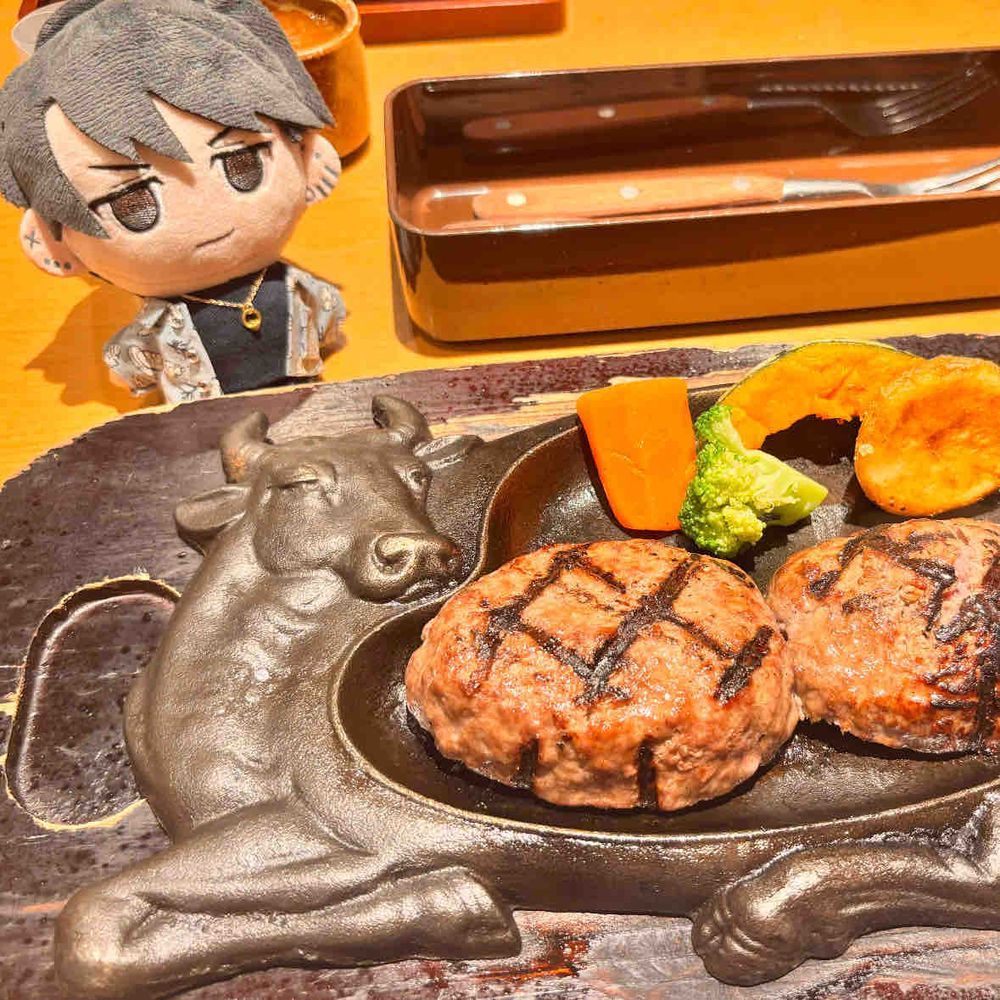 これが噂のさわやかか
でかい肉がじゅーじゅー焼けて……ぬ…？