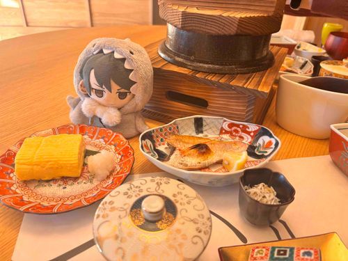 温泉の朝　たらふく食べる