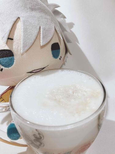 あち……
うちのが いれたばかりの かふぇらてを あじみしてやろうと おもったんじゃけど、おもいのほか あつくて ちと したを やけどしてしまったなり……
ぬかったぜよ