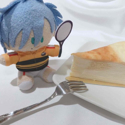 うまそうな みるくれーぷ
うちのが みとらん あいだなら、ひとくち いただいても ばれないかのう