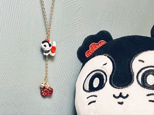 なんか…セイレーンに似てるのゲット
したみたいで…
作ったんだってェ こういうの
下についてるの…ウロコ？
もしかして…犯人？