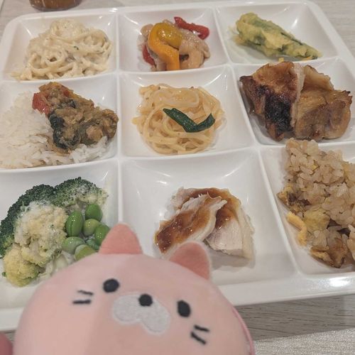 びゅっふぇ。かいぬし、おこめだいすき。