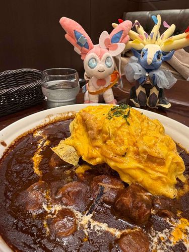 本日はお友達トレーナーさんとポケモンセンターへ行きました‼️

これはお昼のオムライスです。
ゼル様と王子も満足そうで💭