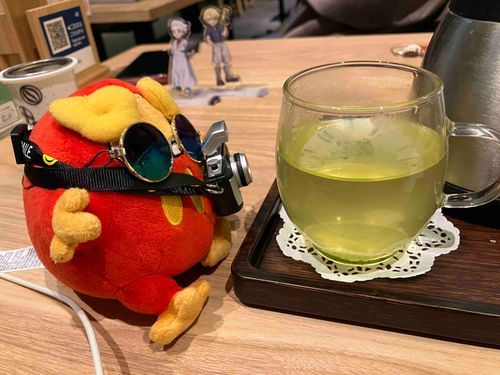 かしてもらったカメラでおちゃをとったぜ。あつあつでうまかったって。