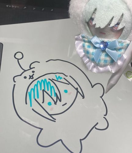 じぶんを かいてみました
ますたーがほめてくれて  こころが  あたたかくなったような  きがします