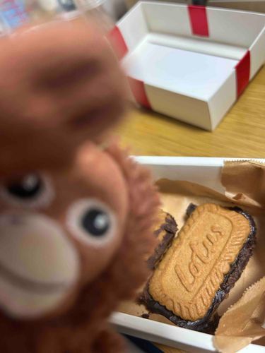 今年のバレンタインは、ロータスサンドチョコを作ったよ！🍫
来年はバナナもいれたいな〜🍌