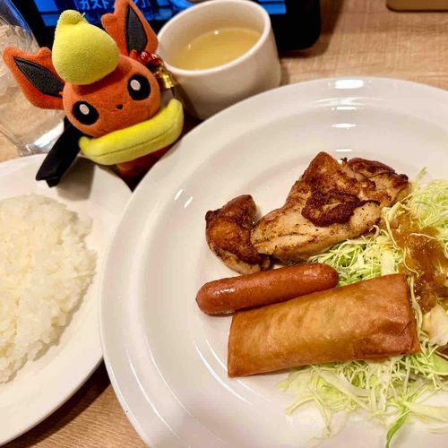 わたあめが焦げ目をつけましたよという顔をしていますね。断食明け(※健康診断)のオニクは沁みたね〜！