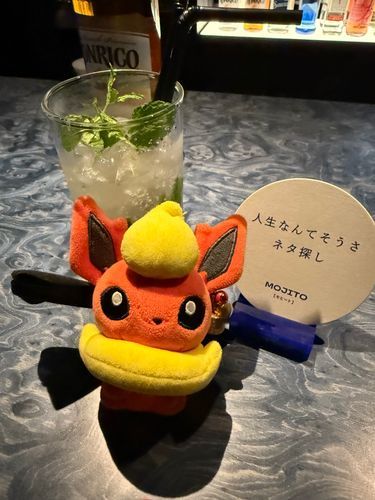 グラスとコトバ行った時のやつ！フィーリングで選んだコトバでプロのバーテンダーさんのつくるモヒートがいただけてとても良かった🍸楽しい体験だった〜！