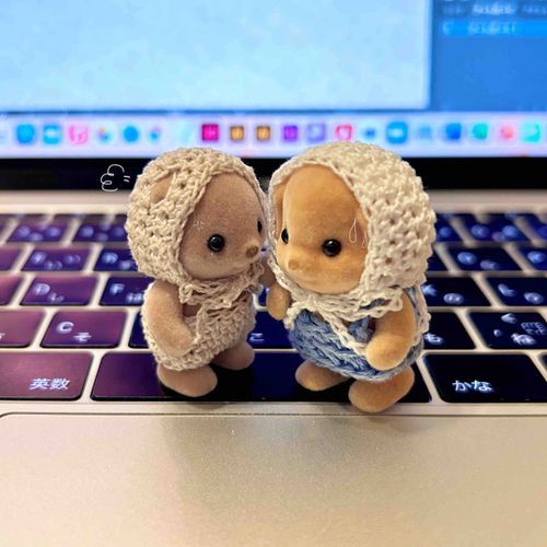 🦦ね、さいきん、このきかい💻、おうちのひとのこと、ひとりじめしてる！ずるい！ぼくも、あそびたいの！

✨わかったわかった、おちついて......