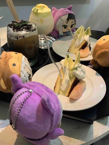 けーき　おいしそ　これはこーひー？　うえのくりーむだけ　ちょうだい