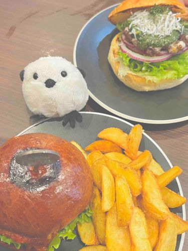 ドデカ＝ハンバーガーだよ江長くん🍴