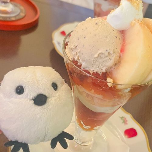 桃パフェだよーー！🍑
紅茶のアイスがいい味出してるね