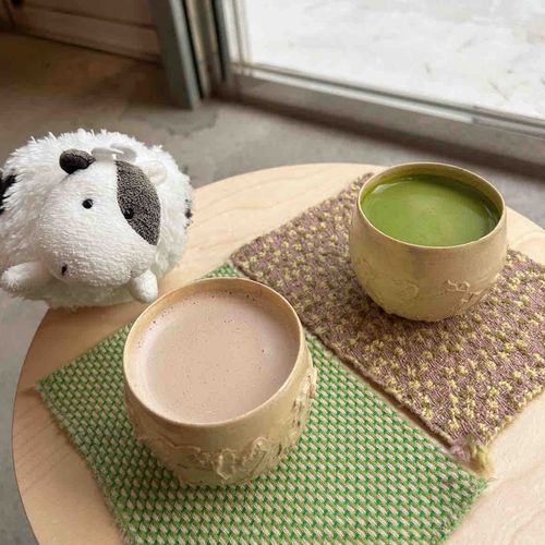 もちゃ とーきょーの かふぇで きんちょー 
ふるえながら ここあ のむモ
