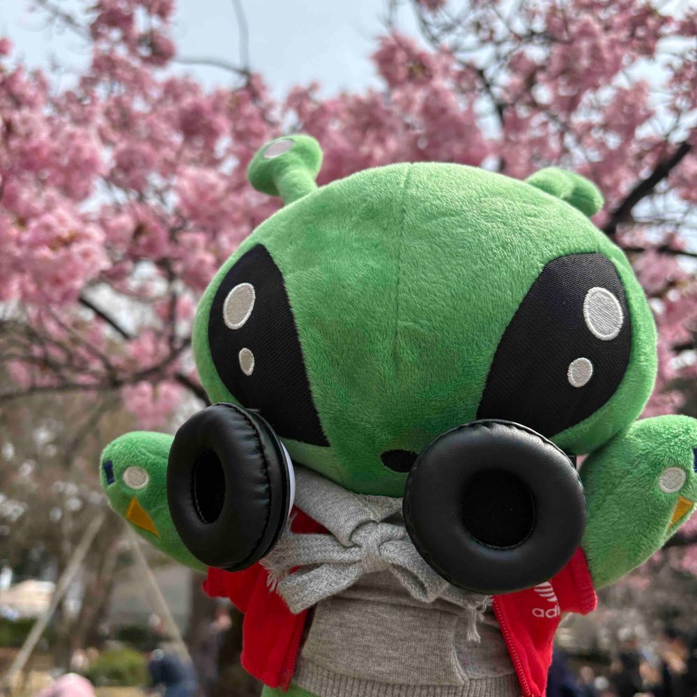 上野公園へやってキタゾ
ぱんだサンのゆれるノリモノ...
キレイなサクラ...
これが日本の「ハル」なのカ🌸
マンカイのサクラの下でおハナミRAVEしたら楽しそうダ🌸👽🌸