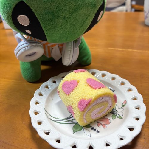 ハートのロールケーキ...
とらサンのロールケーキ...
ウウッ...メが回る...🌀🌀🌀