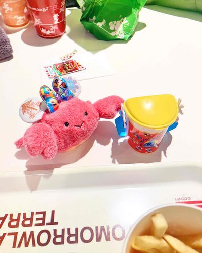 ちいさいカチューシャとポップコーンバケツ
ぴったりサイズかな 