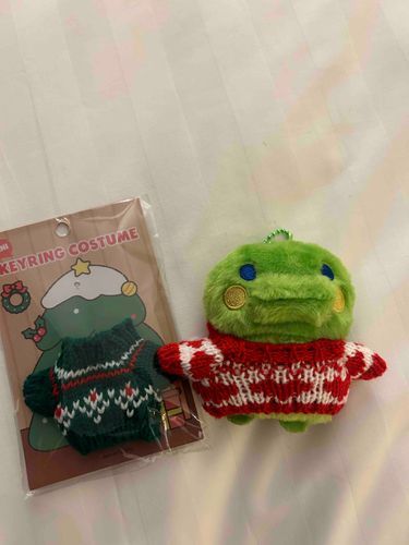 みんな1日おつかれさまだっち♪きょうはぼくのおきに入りのおようふくをみせてあげるだっち♪家主さんがかんこくってところで買ってくれただっち♪みどりいろの方もこんどきてみるだっち♪