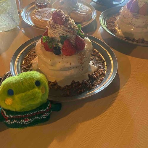 いちごとこうちゃのぱんけーきとってもおいしかっただっち♪