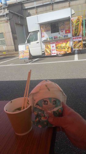 友達の友達のキッチンカーで初フォー
 😏