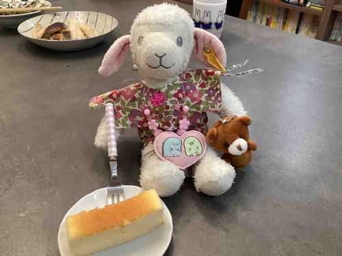 ケーキ美味しい😋🍰