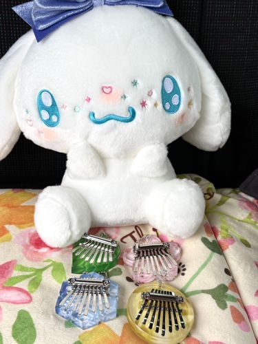 カリンバのガチャガチャがあったからやったんだって。
桜が欲しかったから出るまでやったらコンプしたんだって。
ダブらなくて良かったね、帰ったら調律しなよ。
