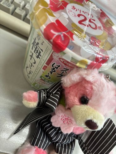 小腹が空いたぜ…
しかしパッツンパッツンの衣装のせいで座りづらい