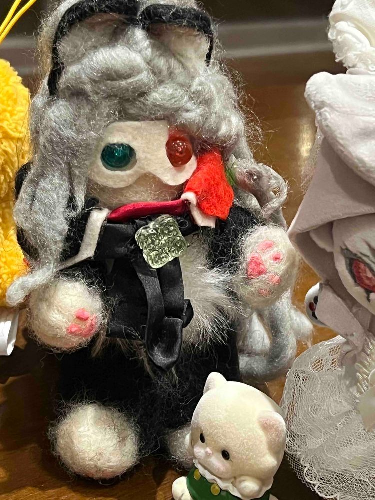おともだちとあえてわたくしちゃんとってもハッピーです！
にくきゅうのみせあいっこをしました♪