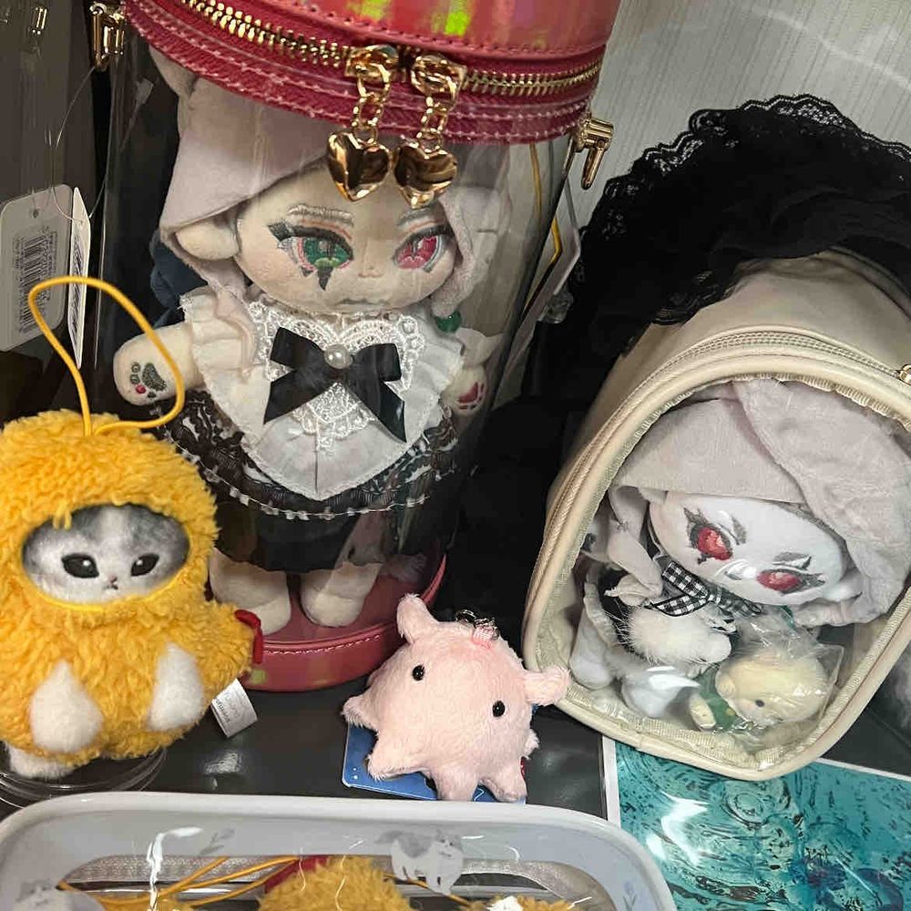ねこ伯ちゃんのママさんからさくらのお塩をいただきました！いいかおりですね♪
それとやっとわたくしちゃんにもせんようのおへやができましたよ
さんかいだてのショーケースのいっかいです！
はやくꘐパパもきてほしいです！