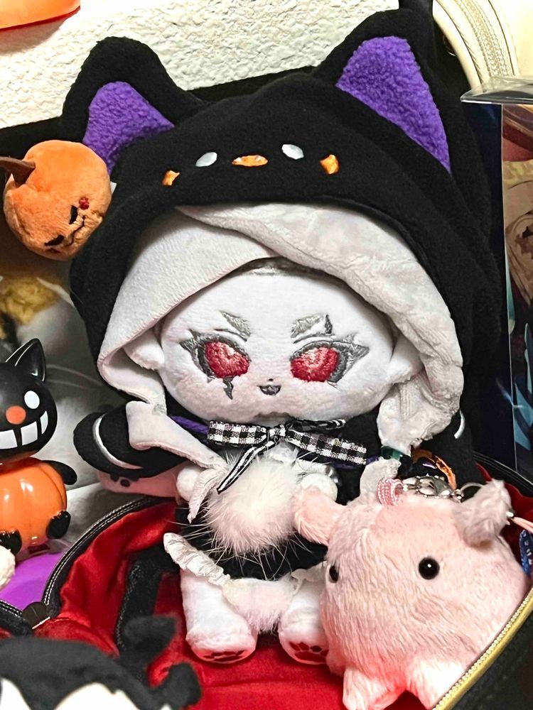もうすぐハロウィンです！
ママはまじょでわたくしちゃんはくろねこさん♪
わたくしちゃんのポニーテールもしっかりおさまりました！うれしいです！