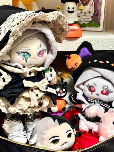 もうすぐハロウィンです！
ママはまじょでわたくしちゃんはくろねこさん♪
わたくしちゃんのポニーテールもしっかりおさまりました！うれしいです！