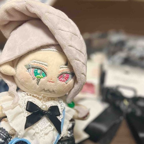 今から私と同じ根源のぬいさんお友だちへのヘッドドレスを作って行くそうですよ
私も採寸モデルとして頑張ります