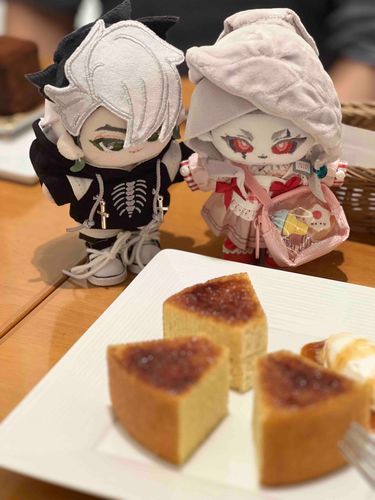 わぁ！とってもおいしそうなバームクーヘンです！わたくしちゃんはやくたべたいです♪

ンンン！しょうしょうガッつきすぎなのでは？