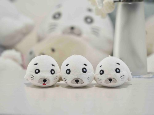ゴマちゃんが
三匹並んで
三連キュー


しろたんも
三匹並んで
三連キュー