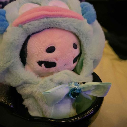 ばれーのえいがに　いったらしいよ　おれはばっくに　はいらなかったから　るすばん　　おもいでばなしを　しょもうする