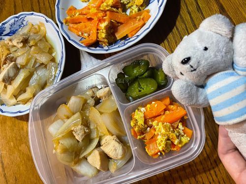 べべのお料理日記📔にんじんしりしりとたまねぎねぎ🧅笑