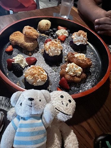 チーズケーキもお餅も揚げて寿司桶に入れちゃうアメリカンスタイル🍰笑