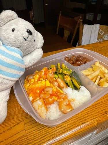 べべの手料理日記📔初めてのエビチリはちょっと薄味🦐