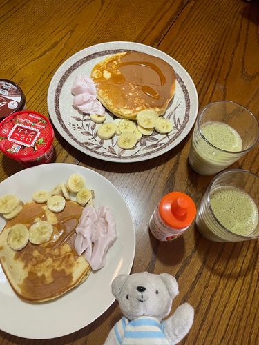 べべの手料理日記📔お姉ちゃんとのパンケーキ朝ごはん(実は裏コゲと中半なま🤭)