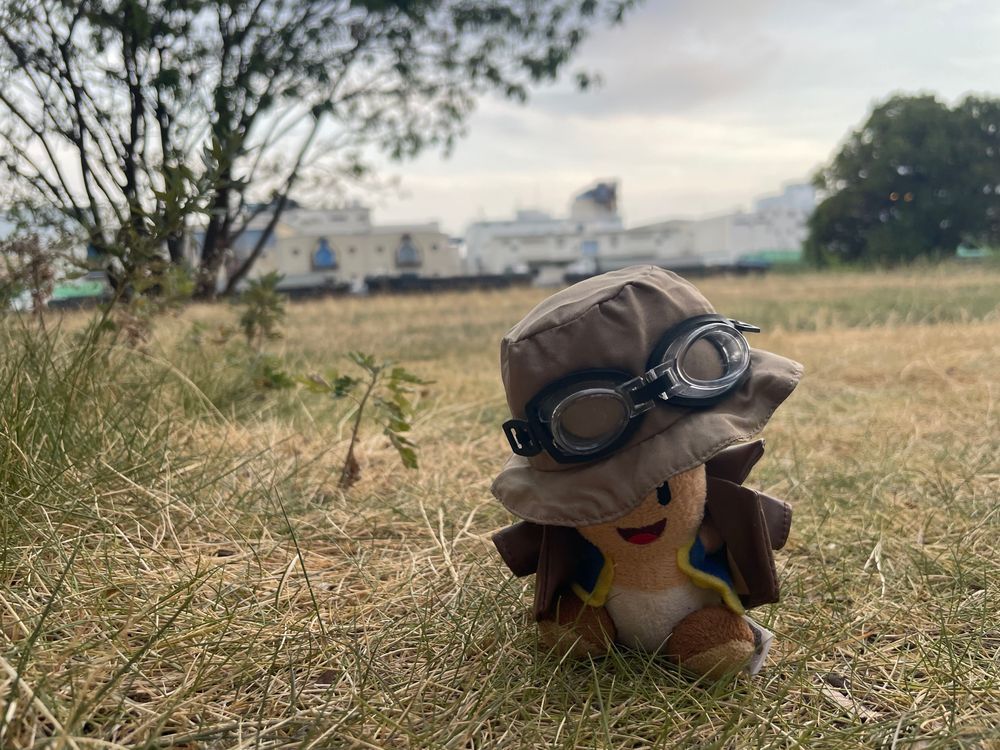 ハロー‼️☀️カウボーイちびちゃんです‼️🤠(カウボーイってかっこいいですよね‼️
海沿いの街…浮かぶ船に倉庫…むむっ、事件の匂いがしませんか⁉️
ボーリングでうち太もも筋肉痛になってる隊長を放置して…冒険❗️冒険ですよ‼️