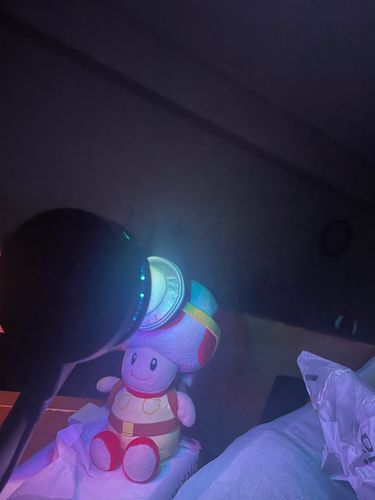 マジでこのスマホ充電器(引っ付けて充電するタイプ、冷却機能付き)

めっっっっっちゃ眩しいんすけど何とかなりません⁉️⁉️⁉️⁉️
冷却の排気音うるさいのは我慢しますけどこのレインボーロードな光マジで消せません❓❓¿⁇⁇？❓⁉️