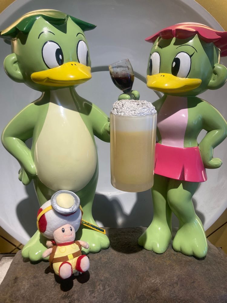 かっぱっぱー‼️パーラサイトー‼️( 'ч' )
カッパと乾杯したらお酒が進む、そう大阪と言えば飲み倒れの町ですね‼️
まぁ隊長は赤ちゃんなのでオレンジジュースと相場が決まっているのですが…
最近オレンジジュースやーっと値段が戻ってきましたね❗️🍊
そろそろ関西周りじゃなくてどこか遠くの素敵な場所へ冒険に行きたいですねぇー( 'ч' )